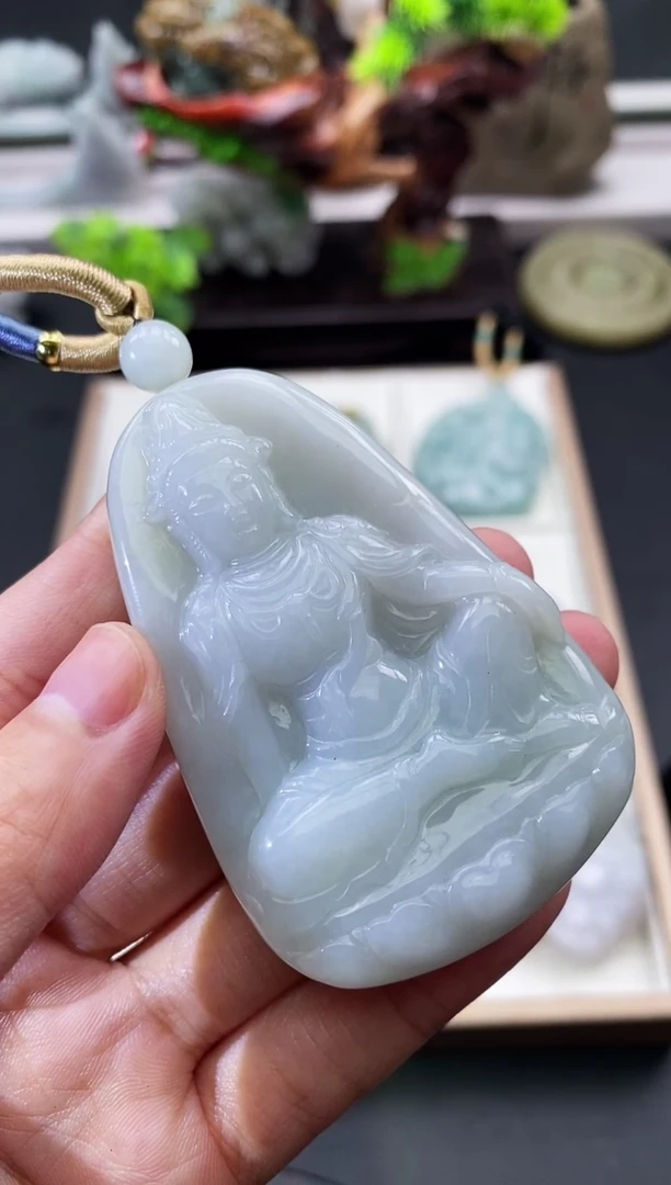 翡翠未镶嵌颈饰天然缅甸A货翡翠