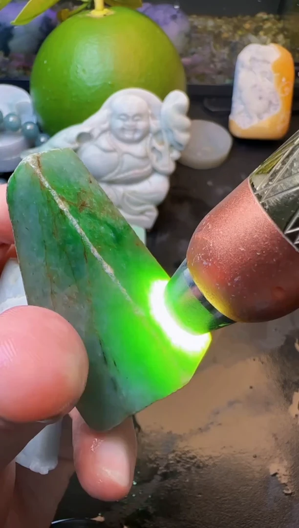 翡翠未镶嵌颈饰天然缅甸A货翡翠24