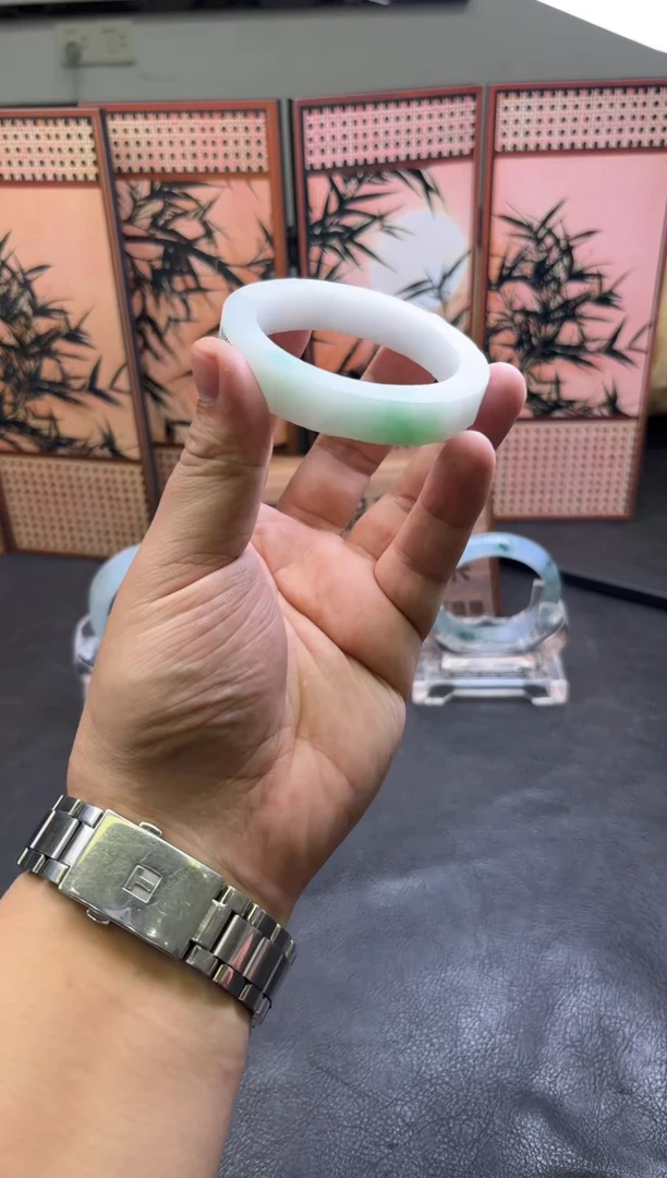 未镶嵌手镯定制翡翠手镯定制