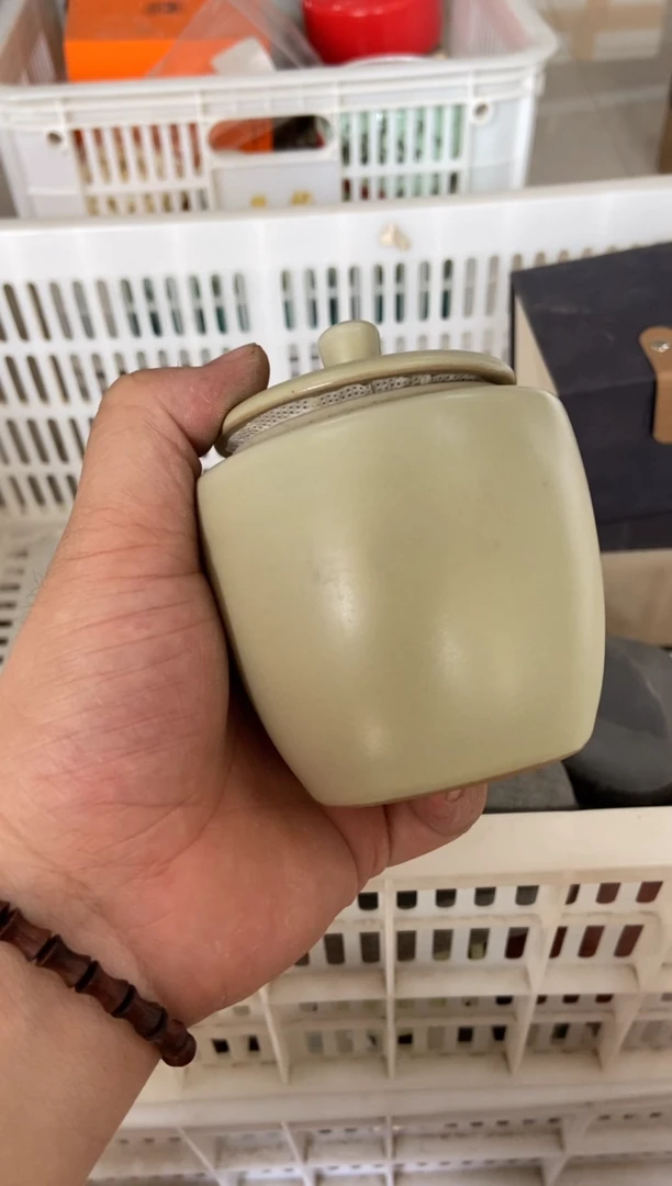 无运费险有瑕疵的摄影的产品有使用过的痕迹有点脏介意勿拍