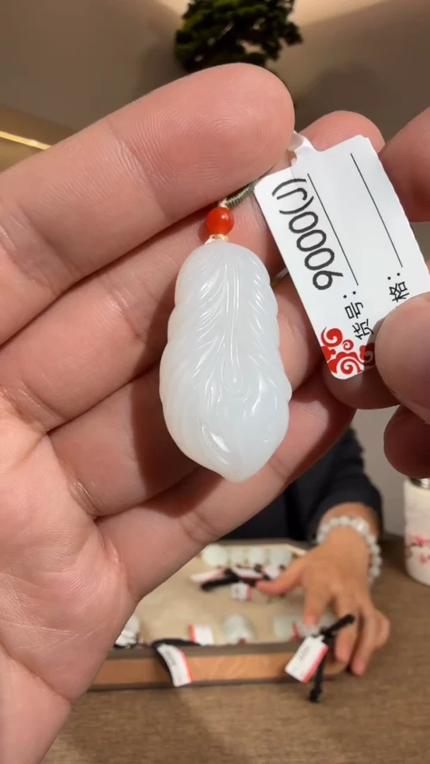 颈饰未镶嵌和田玉J