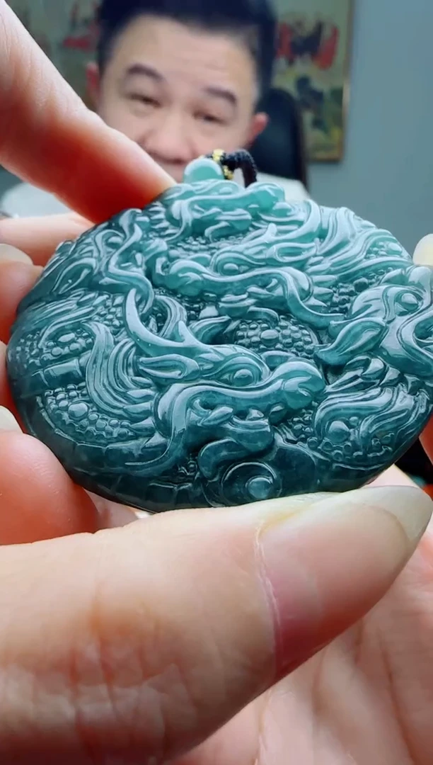 翡翠未镶嵌颈饰多样性发其一