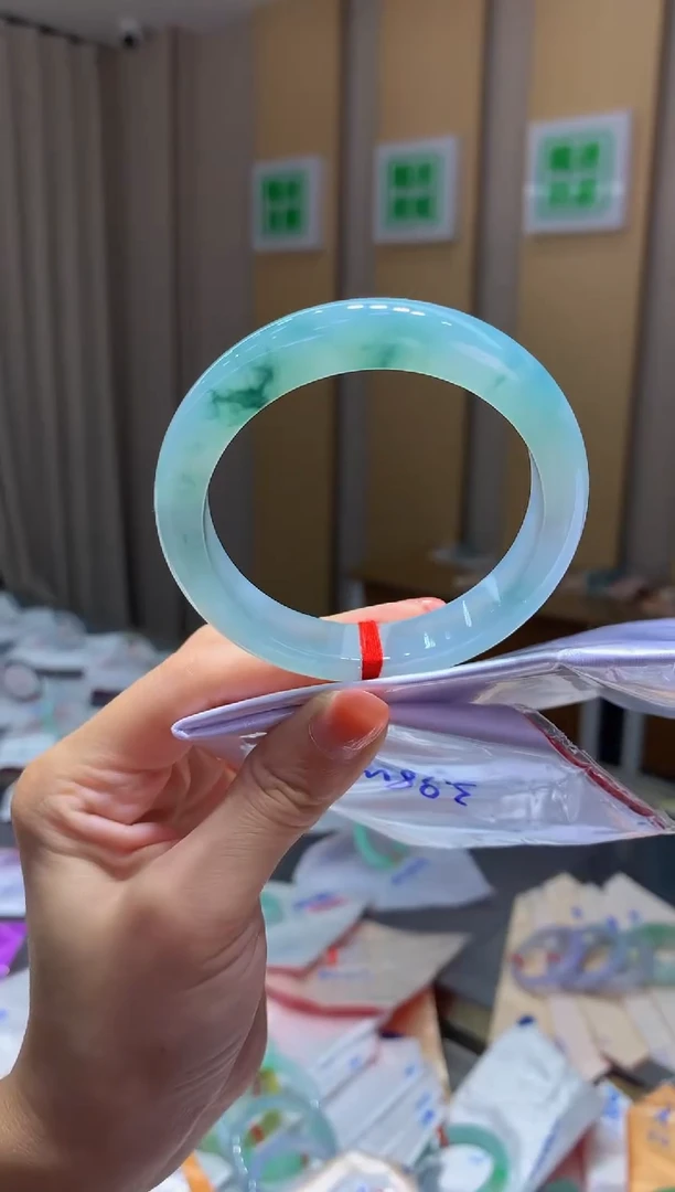 翡翠手镯未镶嵌-Q200 圈口57.4