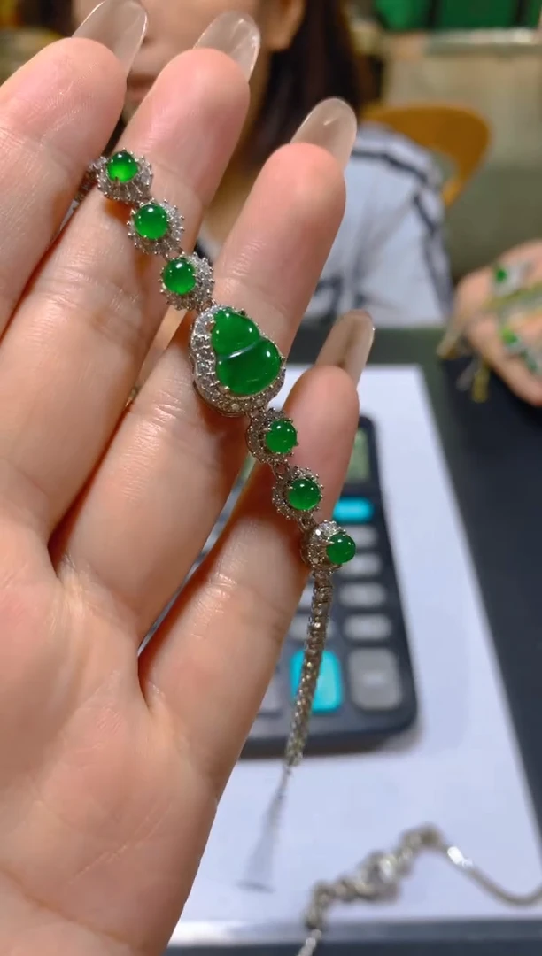 未镶嵌手链翡翠多样性发一