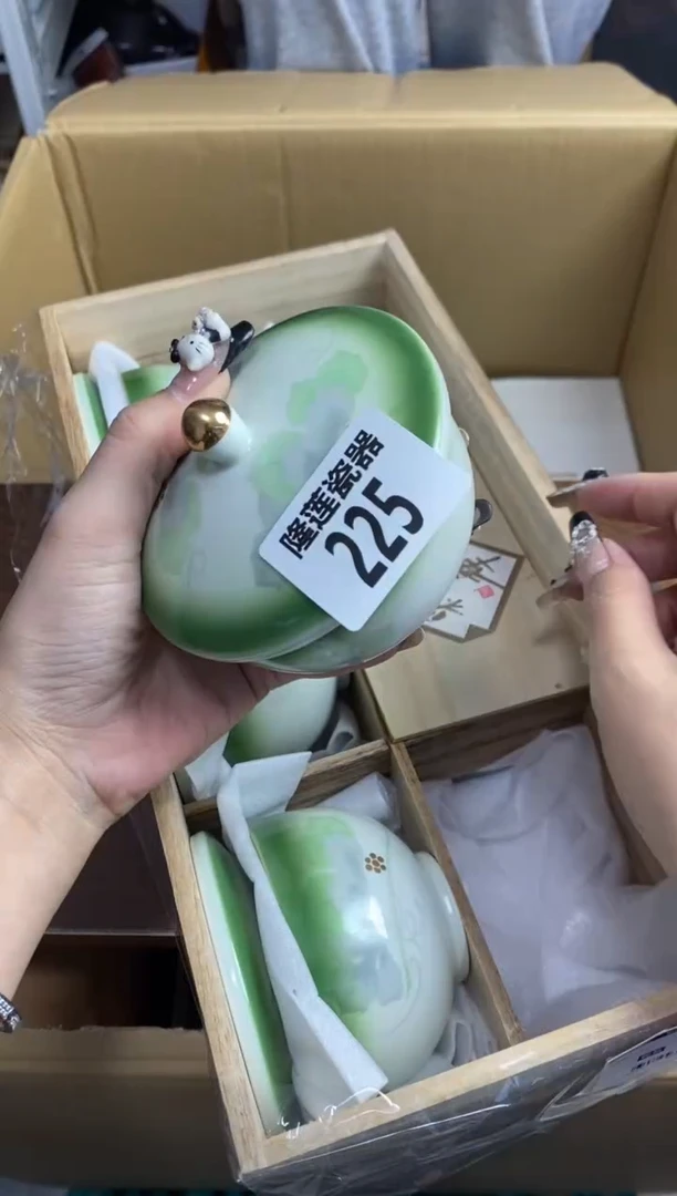 【闪购商品】瓷片隆莲瓷器欢迎大家