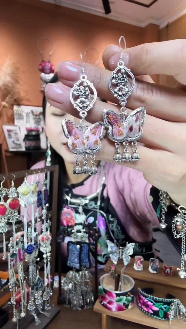 【闪购商品】刺绣纯手工民族风耳环