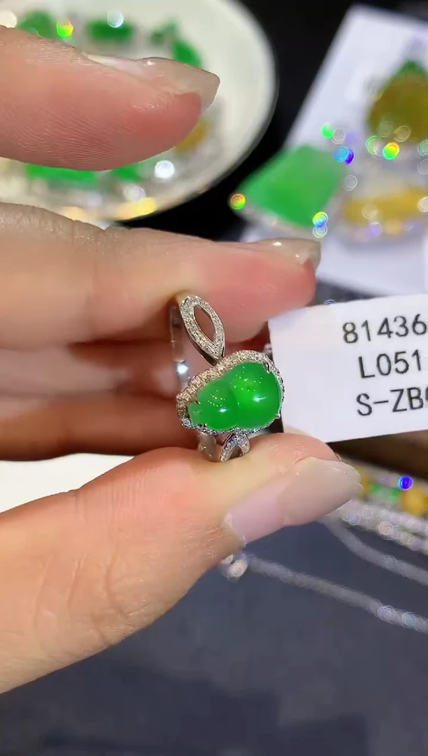 翡翠戒指18K金镶嵌L0516多样性发其一
