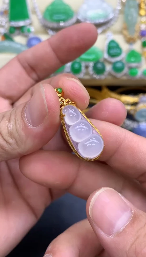 颈饰18K金镶嵌翡翠230-中国好珍宝