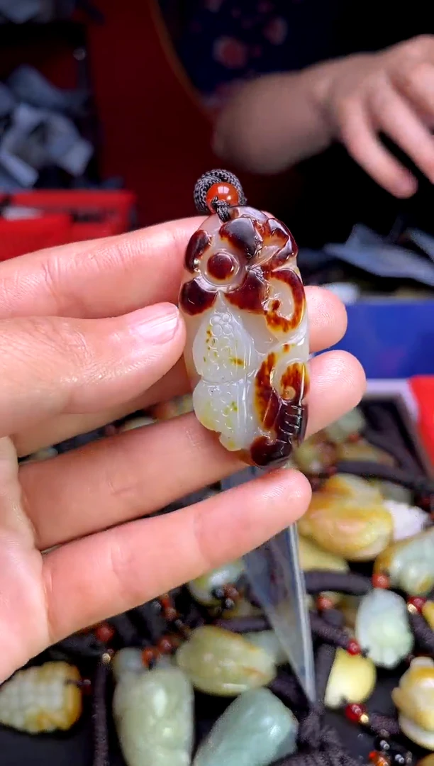 和田玉未镶嵌颈饰1