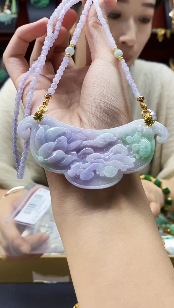 颈饰未镶嵌翡翠M**H吊坠