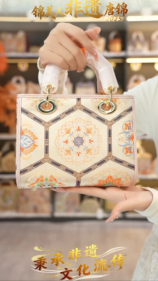 织绣45非遗唐锦中戴妃