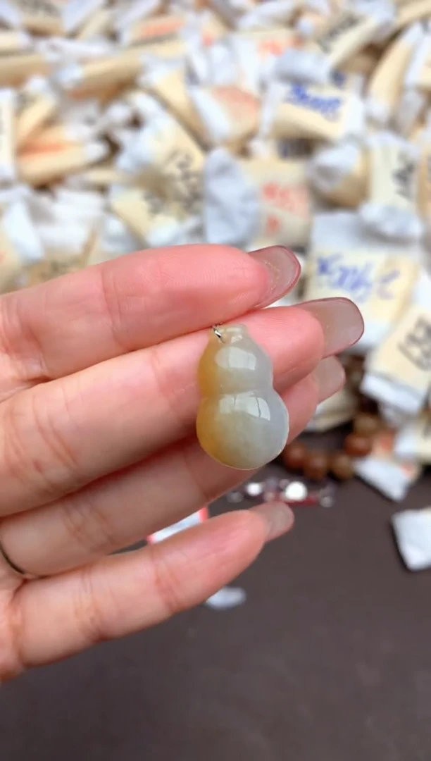 翡翠挂件未镶嵌一