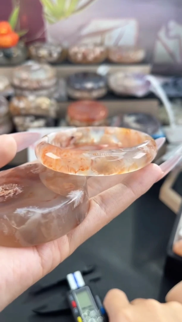 未镶嵌手镯石英质玉54