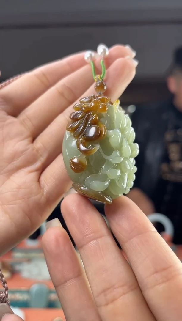 颈饰未镶嵌和田玉佩佩