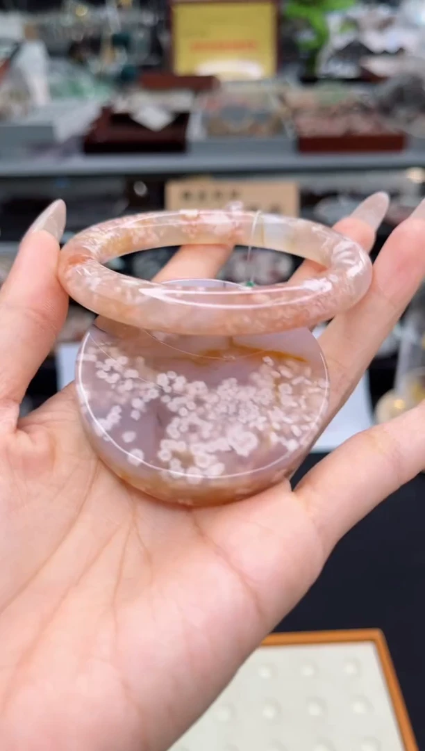 【闪购商品】石英质玉手镯未镶嵌59圈口（赠品镯心）6507916