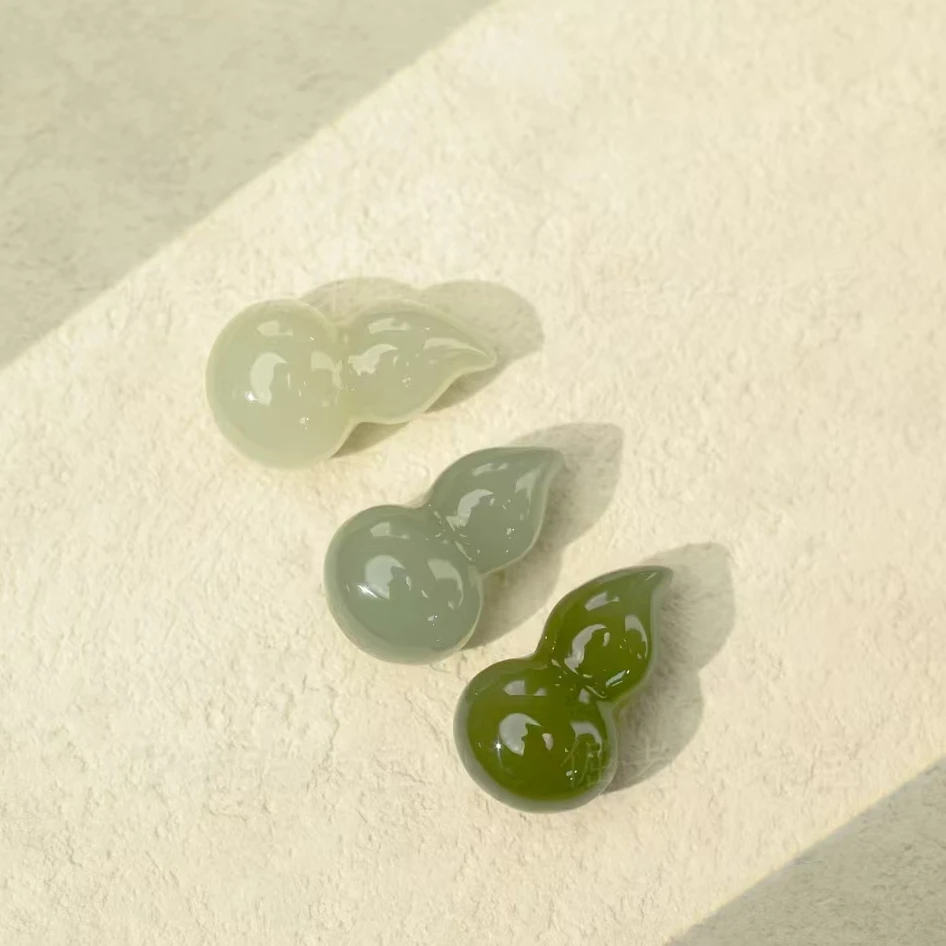 【玉冠珠宝】和田玉葫芦吊坠 精美 雕刻款 （赠绳）多样性发一