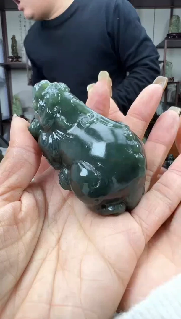 未镶嵌和田玉把件180