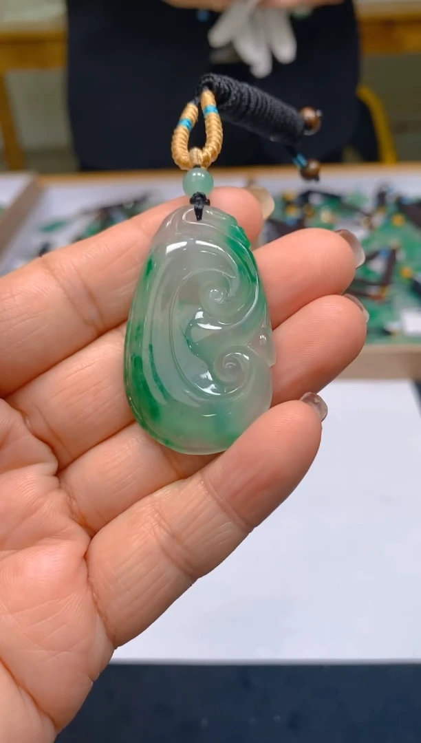 【闪购商品】石英岩玉颈饰未镶嵌冰美人非洲翠3086
