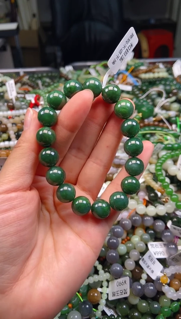 和田玉未镶嵌颈饰1