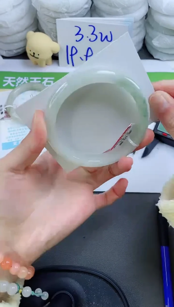 【闪购商品】石英质玉手镯未镶嵌152-62