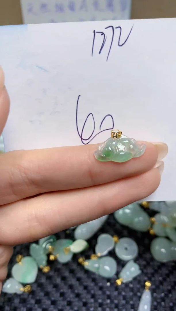 【闪购商品】翡翠颈饰18K金镶嵌天然缅甸A货翡翠