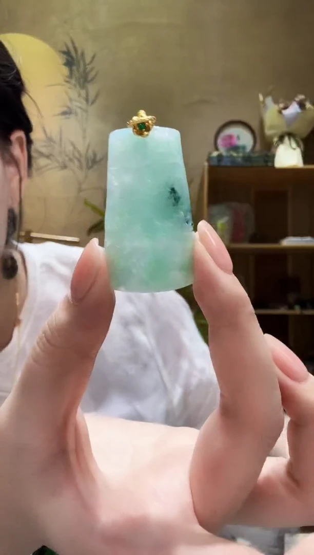 颈饰未镶嵌翡翠吊坠