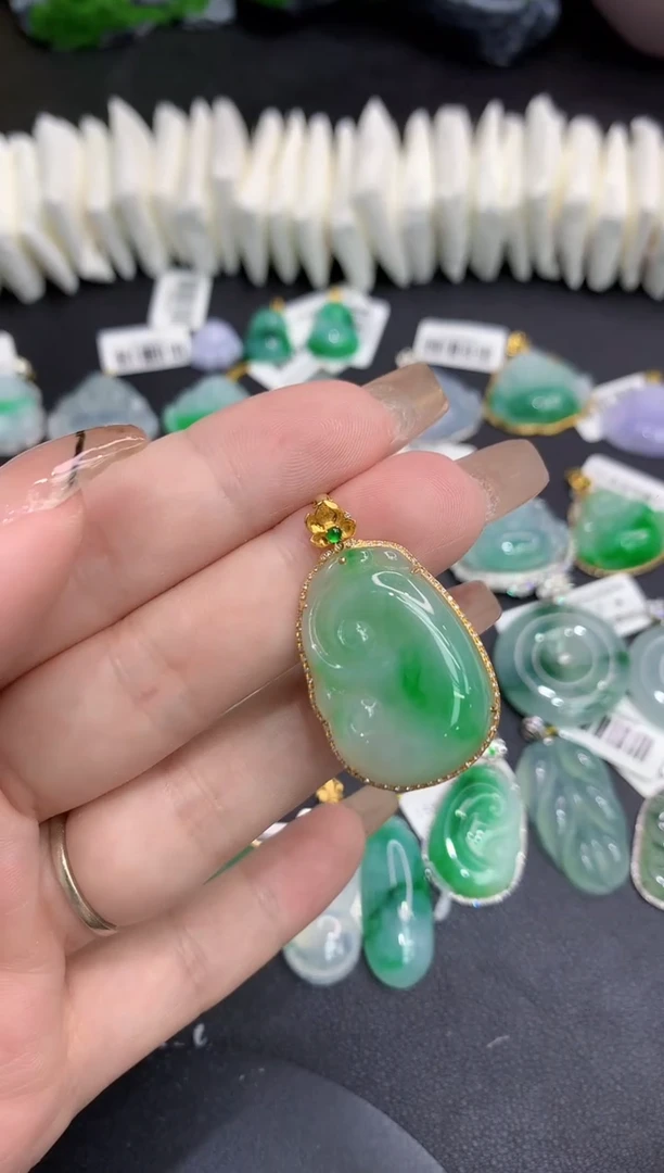 吊坠(不含链)18K金镶嵌翡翠111111111