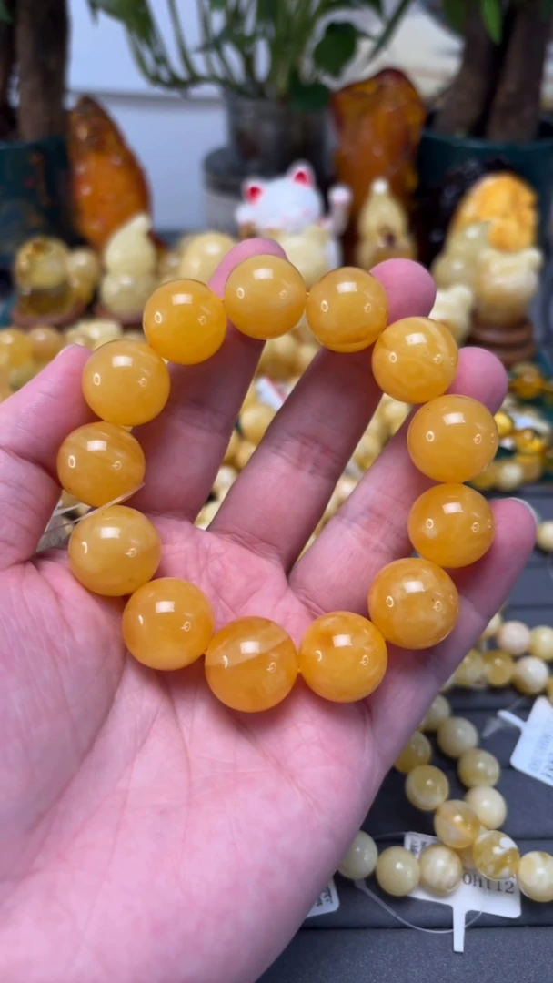 手串蜜蜡未镶嵌p49臻品微瑕焦皮鸡油红单圈 38.63克 17+mm