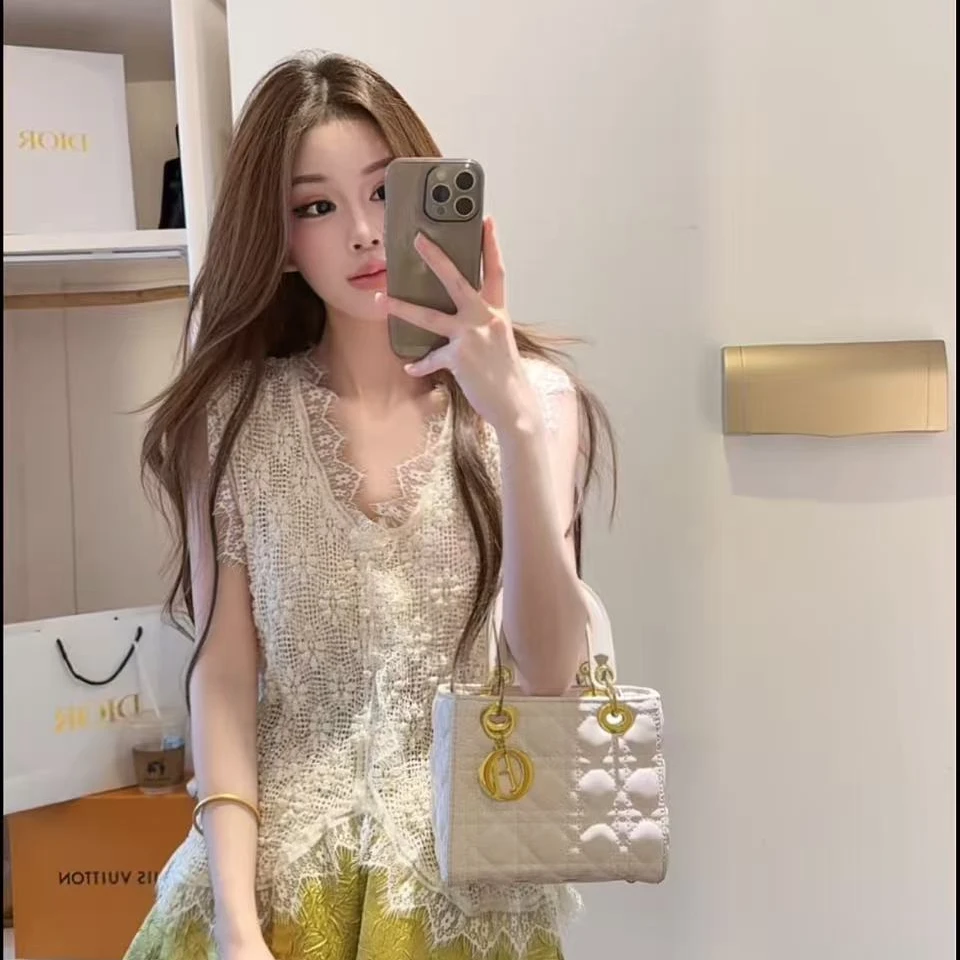 6060 睫毛蕾丝边 弹力上衣