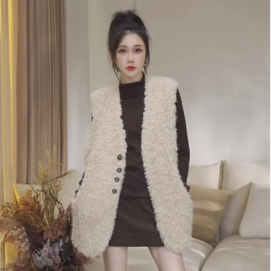 JW/静稳2025新品时尚潮流休闲宽松女款减龄针织马夹5552180