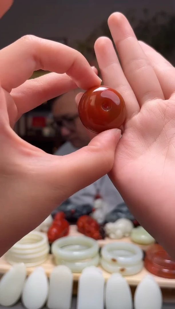 颈饰未镶嵌南红玛瑙吊坠1
