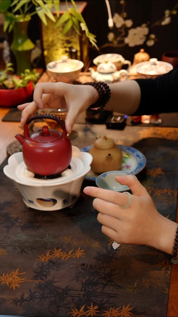 茶壶茶壶梵山堂 山楂红小团壶加花开诗文酒精炉（不退不换）