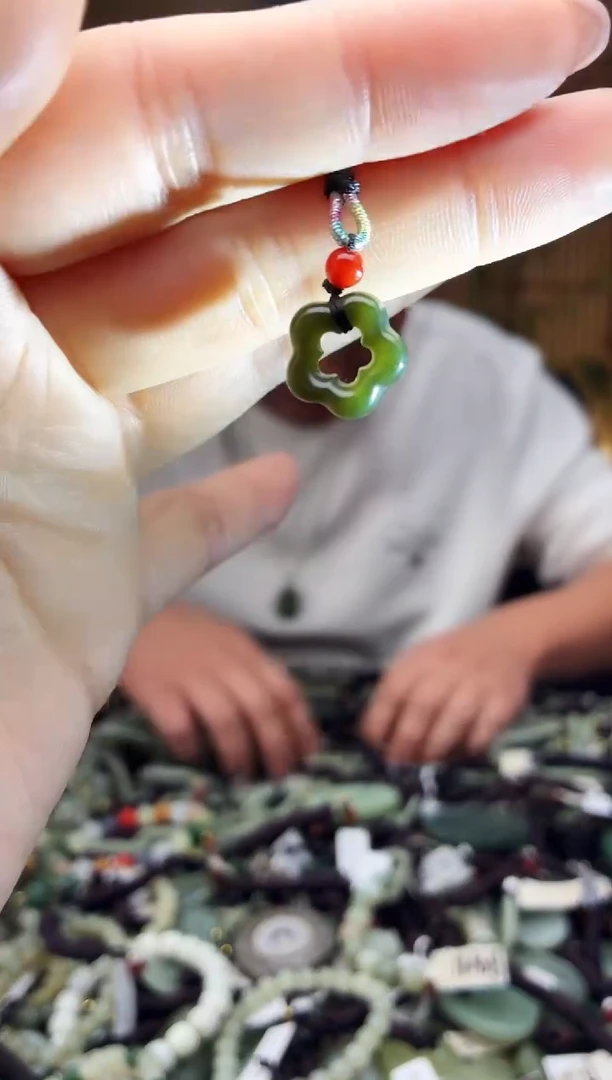 颈饰未镶嵌和田玉多样性发货，拍一发一