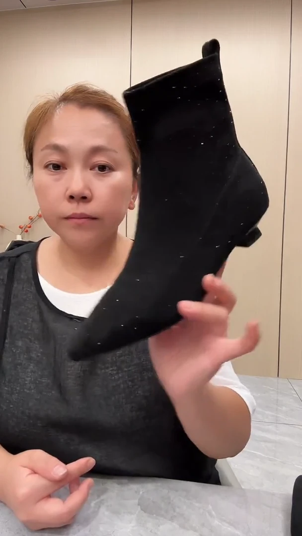 黑钻瘦瘦靴40码，