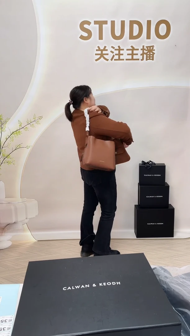 牛皮CALWAN KEODH包包