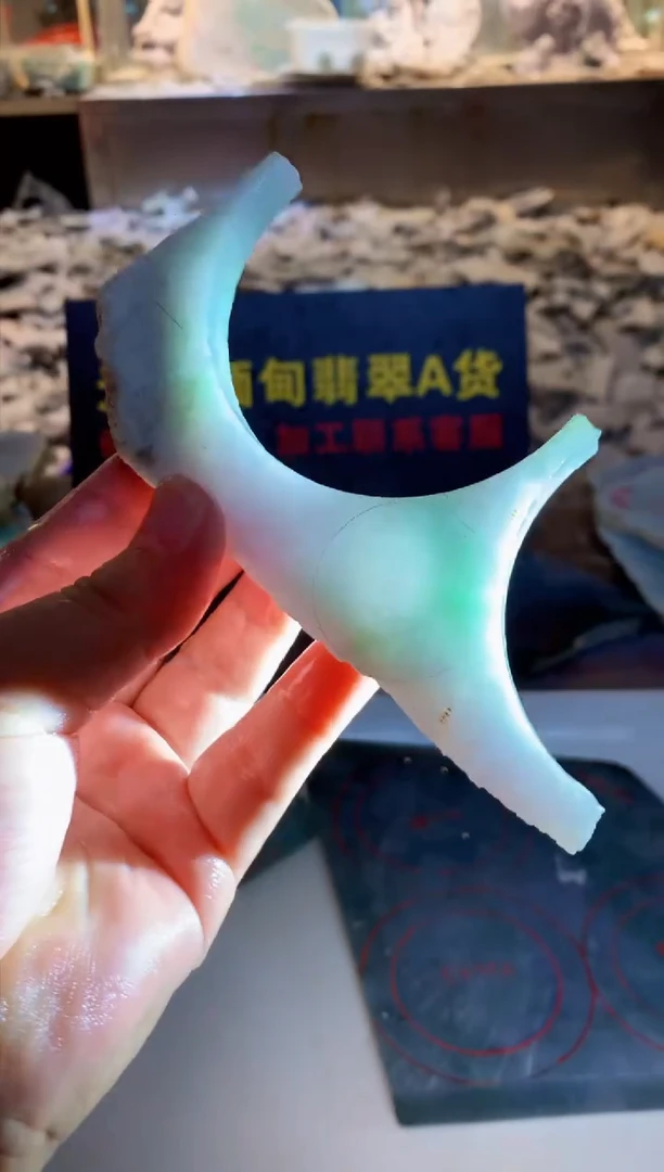 翡翠挂件未镶嵌0朱0翡翠珠宝276