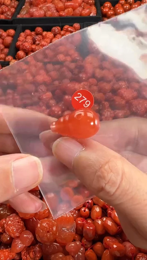 颈饰未镶嵌南红玛瑙1