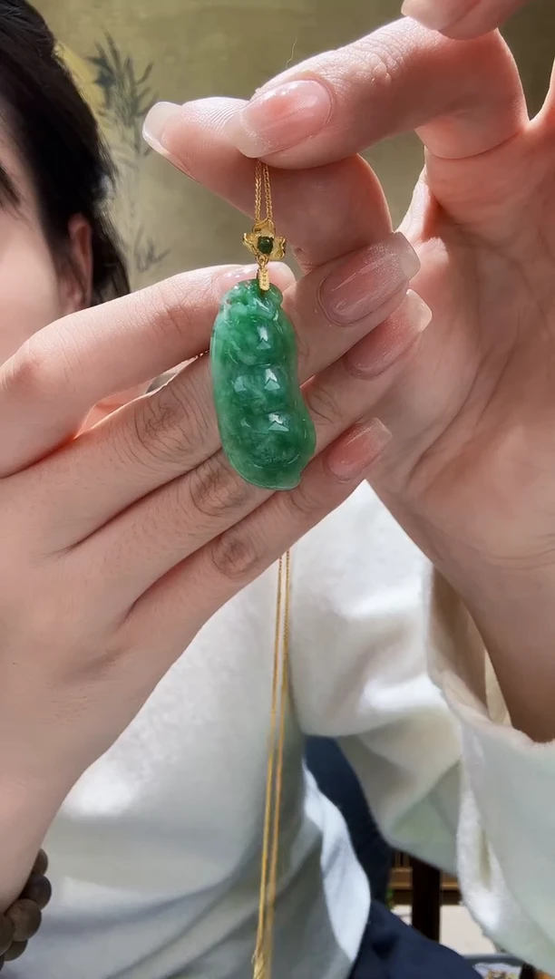 颈饰未镶嵌翡翠吊坠