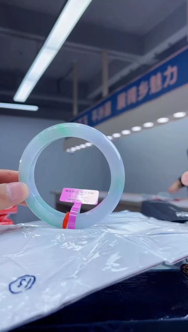 翡翠手镯未镶嵌手镯20