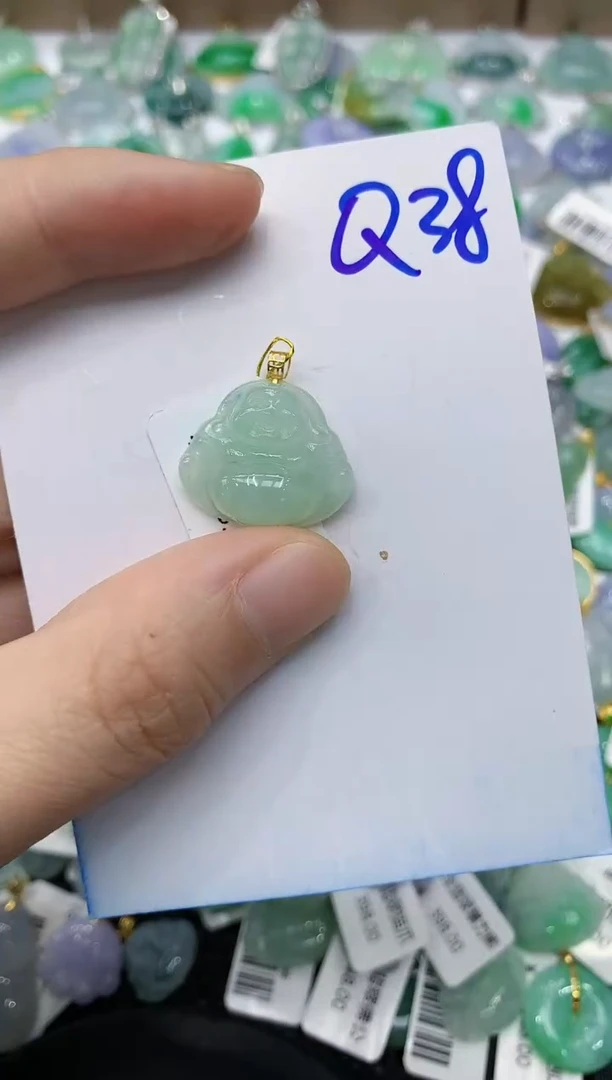 翡翠18K金镶嵌颈饰111111111111