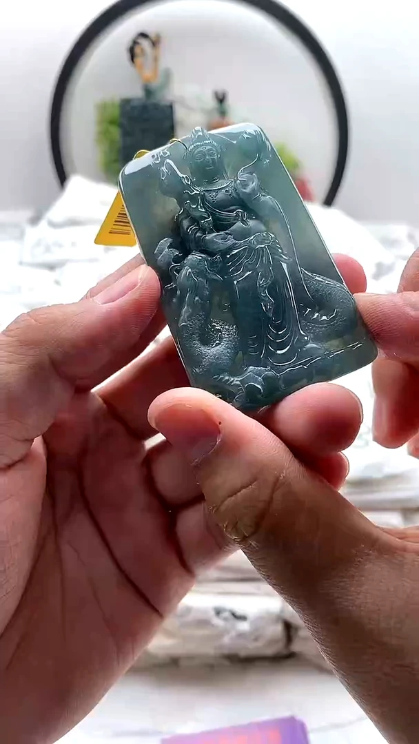 颈饰未镶嵌翡翠虚空藏