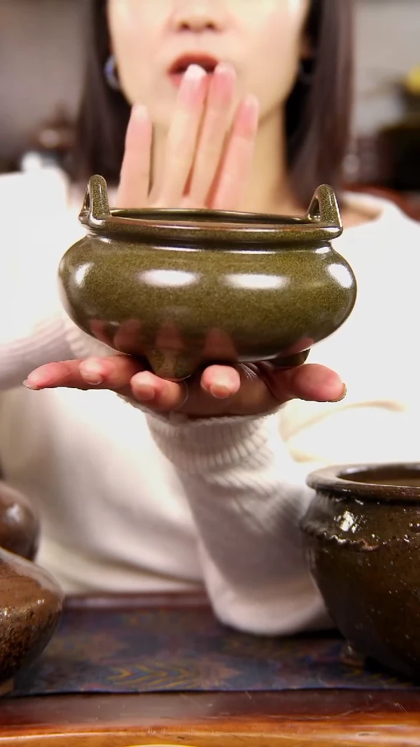 茶叶末色小香炉原矿釉