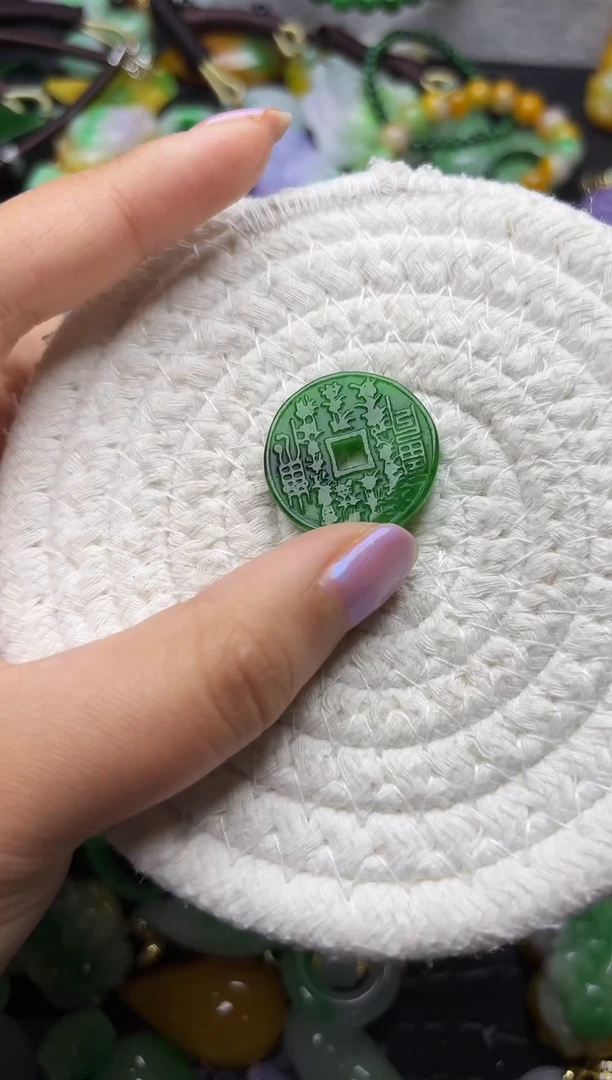 颈饰未镶嵌翡翠缅甸翡翠吊坠