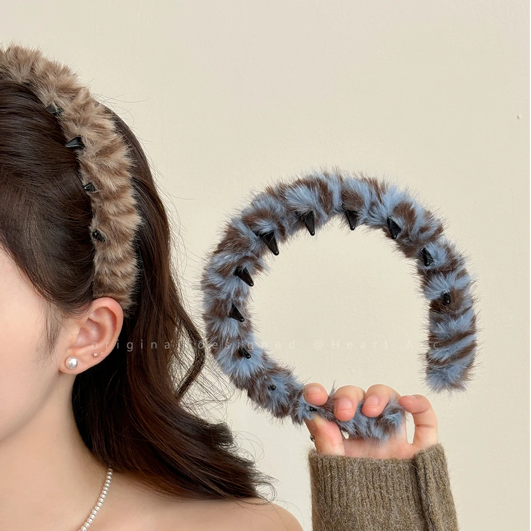 秋冬毛绒豹纹带齿防滑发箍女蓬松高颅顶压发头箍日常外戴时尚发饰