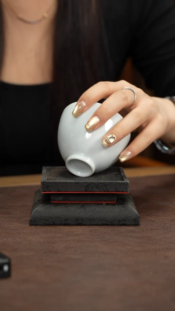 景德镇白胎小鸡心杯