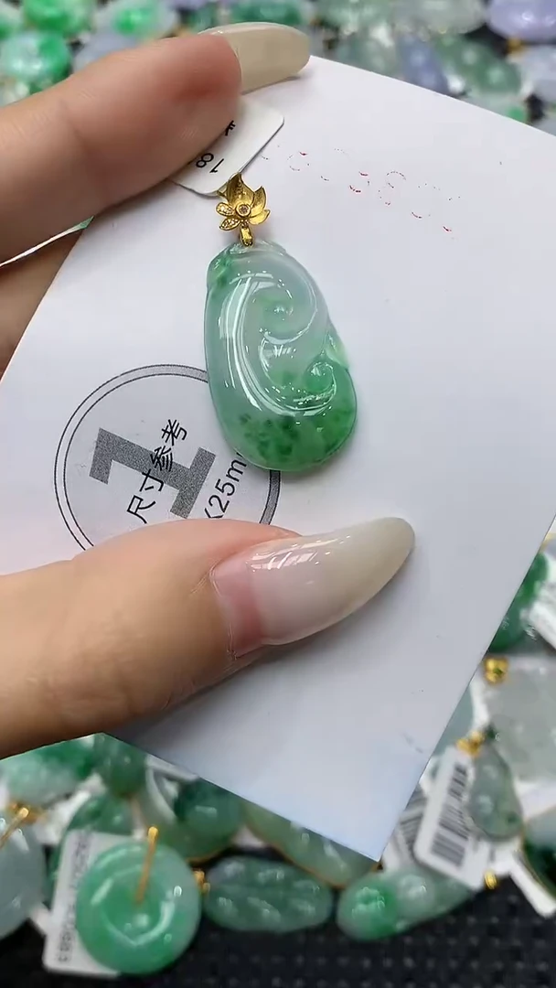 颈饰18K金镶嵌翡翠11111111111
