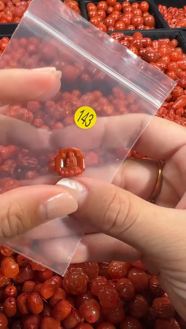 颈饰未镶嵌南红玛瑙1