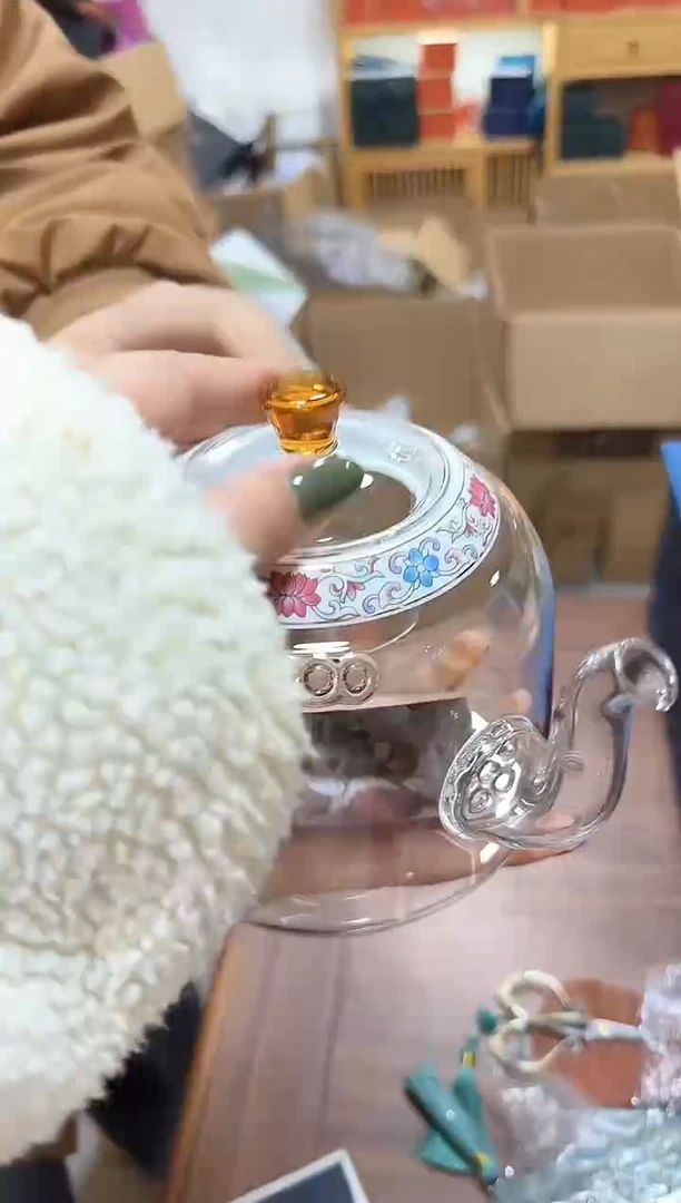 白色舒雅壶