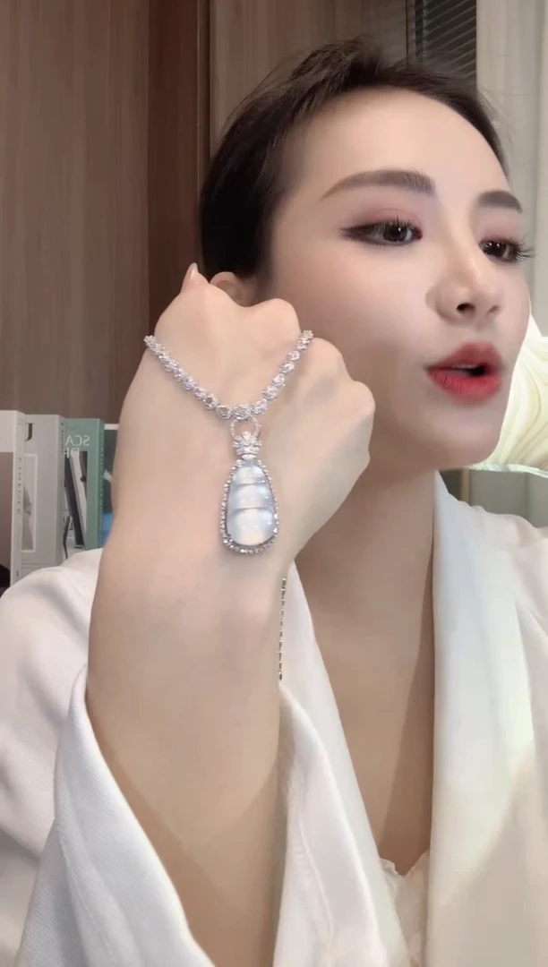 吊坠(不含链)18K金镶嵌翡翠C47