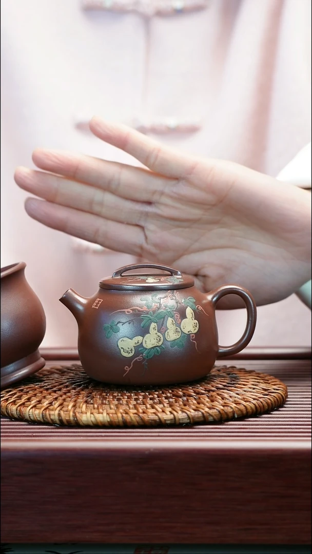 茶壶紫砂江南红 吴建春制  葫芦 160cc